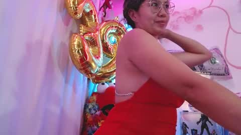 Snapshot of daina_flower chatting on May 2026 04:50:01 AM DAINA online show from May 2026 04:50:01 AM