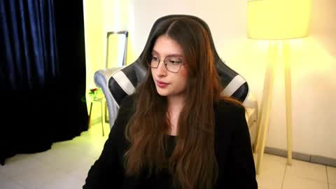 Lauren            online show from September 2025 01:23:02 PM