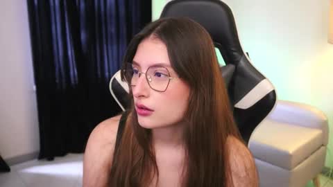 Lauren            online show from November 2025 02:29:02 PM