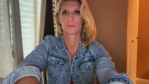 Daisy137 online show from November 2025 03:45:01 PM