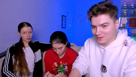 daisy online show from December 2025 08:26:01 PM