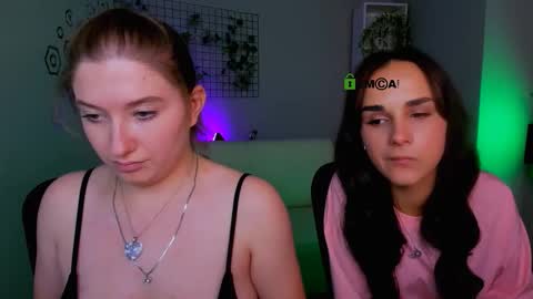 Little Di online show from September 2025 07:41:02 PM