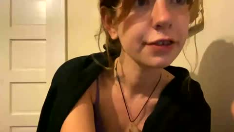 Snapshot of daisybaby699 chatting on June 2026 08:51:01 AM DaisyB3 online show from June 2026 08:51:01 AM
