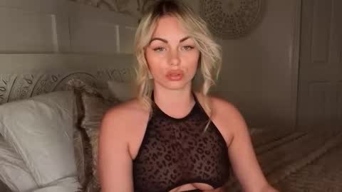 Daisy Dreams online show from March 2026 10:02:02 PM