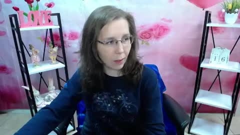 Snapshot of daisyedit chatting on May 2026 06:43:02 AM DaisyEdit online show from May 2026 06:43:02 AM