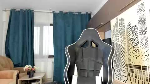 Snapshot of daisysland chatting on December 2025 11:59:01 AM Beatrice online show from December 2025 11:59:01 AM