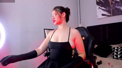 Dakhota online show from November 2025 04:22:02 AM