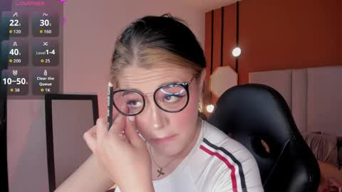 Snapshot of dakhota_rouge chatting on May 2026 05:04:02 AM Dakhota online show from May 2026 05:04:02 AM