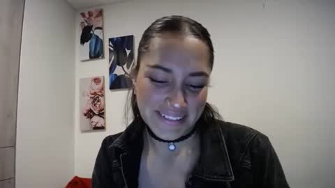 IG  dakotasofiaa online show from February 2025 12:59:01 AM