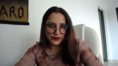 IG  dakotasofiaa online show from March 2026 06:53:01 PM