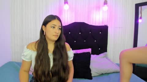 Snapshot of dakota_alice chatting on December 2024 02:53:01 AM Dakota and Valerie online show from December 2024 02:53:01 AM