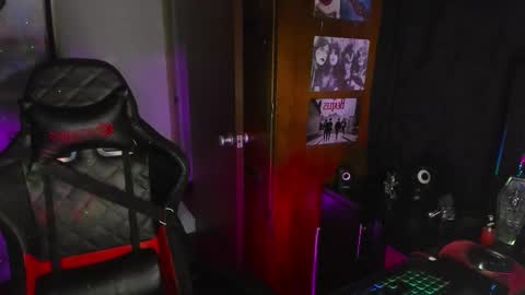 Dakota Crab online show from February 2025 12:41:01 AM