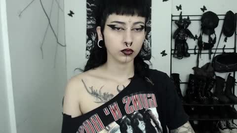 dakota online show from September 2025 04:01:02 AM