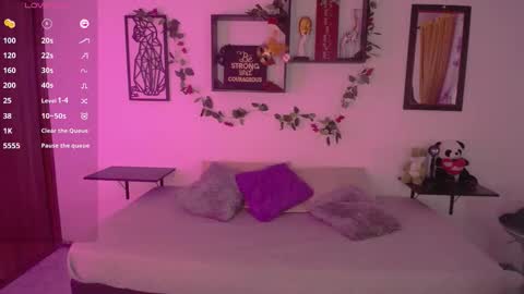 Caroliina online show from March 2026 08:34:02 PM