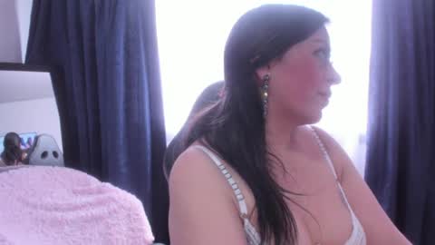 Dakotaagray online show from April 2026 07:01:02 PM