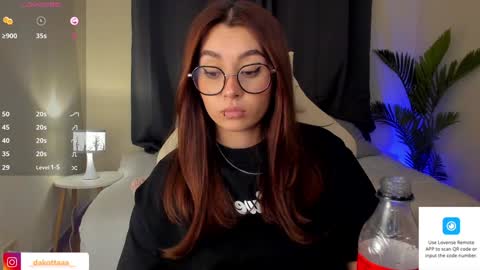 dakottaa__ online show from December 2024 02:12:02 AM