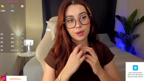 dakottaa__ online show from December 2024 10:43:02 PM