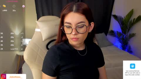 dakottaa__ online show from December 2024 10:40:02 PM