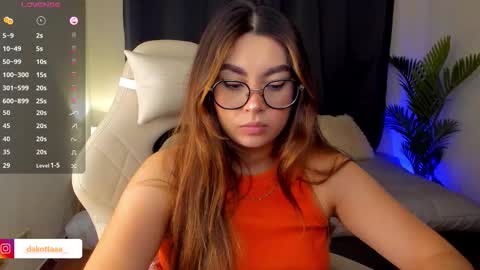 dakottaa__ online show from September 2025 11:27:01 PM