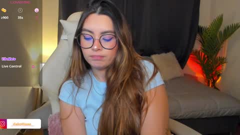 dakottaa__ online show from April 2026 12:12:01 AM