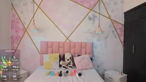 Liz online show from October 2025 07:03:01 PM