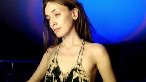 Dalia  online show from December 2024 06:17:02 PM