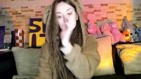 Dalia  online show from October 2025 10:14:01 AM