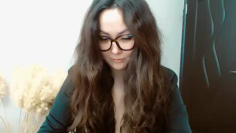 Snapshot of dalidayes chatting on December 2024 08:58:02 AM Dali online show from December 2024 08:58:02 AM