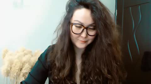 Snapshot of dalidayes chatting on December 2024 08:44:02 AM Dali online show from December 2024 08:44:02 AM