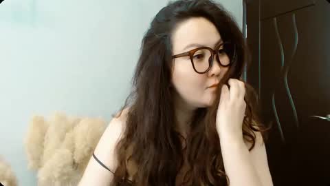 Snapshot of dalidayes chatting on September 2025 06:48:02 AM Dali online show from September 2025 06:48:02 AM