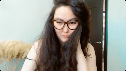 Snapshot of dalidayes chatting on October 2025 06:16:02 AM Dali online show from October 2025 06:16:02 AM