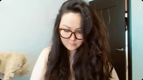 Snapshot of dalidayes chatting on October 2025 06:03:02 AM Dali online show from October 2025 06:03:02 AM