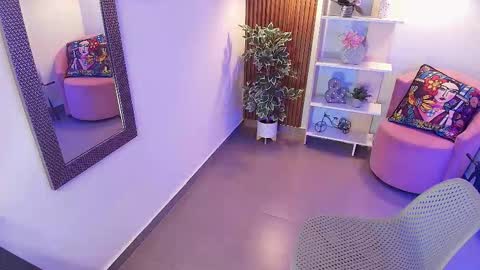 Dalila  online show from December 2025 06:26:01 PM