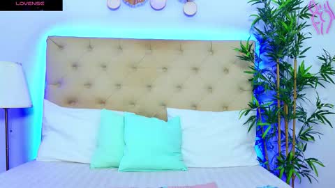 daliyaa_ online show from October 2025 01:13:01 PM