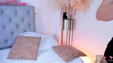 Dalyla online show from October 2025 12:28:02 PM