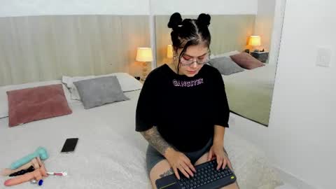 Damaris Ponce online show from June 2026 03:46:02 AM