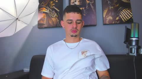 Damian Oliver online show from April 2026 01:52:01 AM