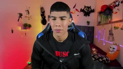 Damian online show from November 2025 03:08:02 AM