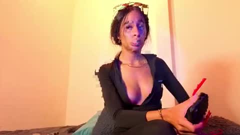 Snapshot of damian_n_lissa chatting on May 2026 12:05:01 AM damian_n_lissa online show from May 2026 12:05:01 AM
