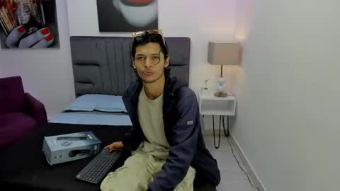 Snapshot of damian_vadim chatting on February 2026 11:28:02 AM Damian Vadim online show from February 2026 11:28:02 AM