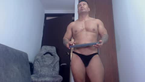 Snapshot of dammuscle chatting on June 2026 04:31:02 PM dammuscle online show from June 2026 04:31:02 PM