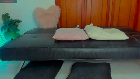 Kary-- independent model Schedule 0530am-1000am colombian time online show from February 2025 02:20:02 AM