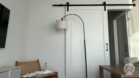 Clyde online show from November 2025 12:39:02 PM