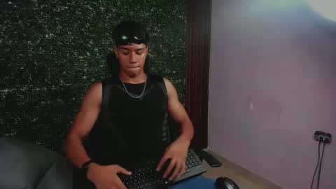 Snapshot of damon_sw chatting on November 2025 05:23:01 PM damon online show from November 2025 05:23:01 PM