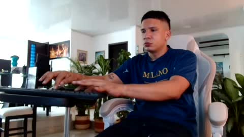 Snapshot of damyan_2003 chatting on July 2026 05:53:02 PM damyan_2003 online show from July 2026 05:53:02 PM