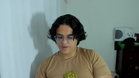 Snapshot of dan_blous chatting on July 2026 09:32:02 PM Diane Blosson online show from July 2026 09:32:02 PM