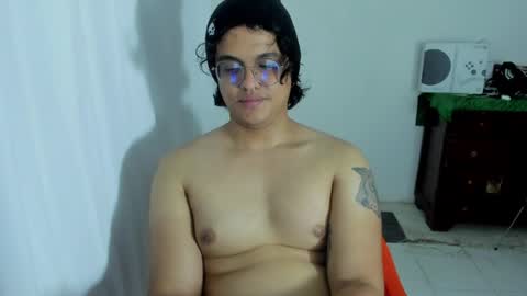 Snapshot of dan_blous chatting on July 2026 04:19:01 AM Diane Blosson online show from July 2026 04:19:01 AM