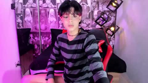 D A N online show from December 2025 01:00:01 AM