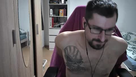 Snapshot of dan_the_man405 chatting on November 2025 08:44:01 PM King Dan online show from November 2025 08:44:01 PM