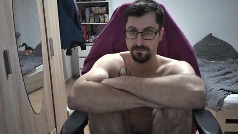 Snapshot of dan_the_man405 chatting on December 2025 07:42:02 PM King Dan online show from December 2025 07:42:02 PM